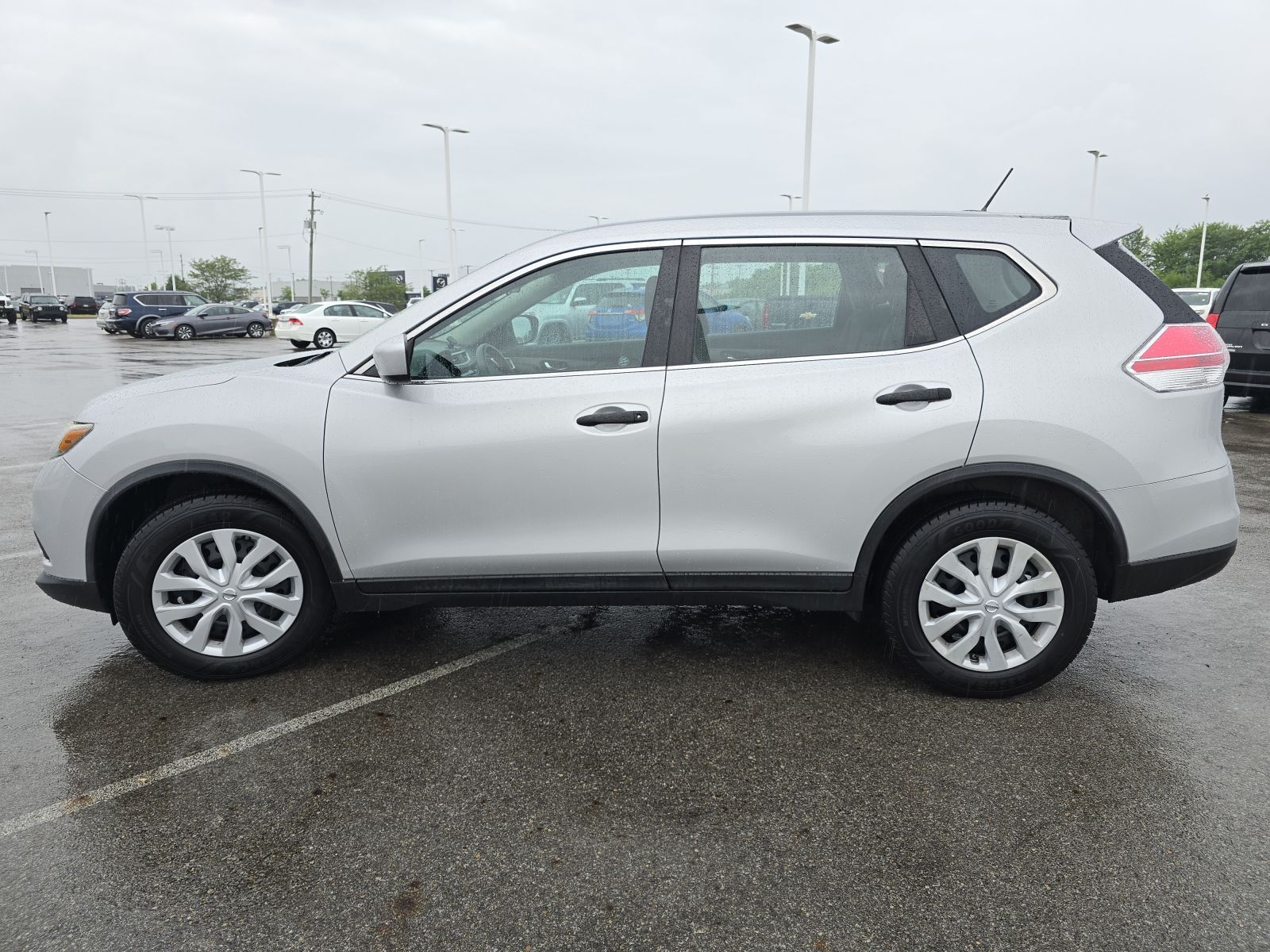 Used, 2016 Nissan Rogue S, Silver, G0428B-12