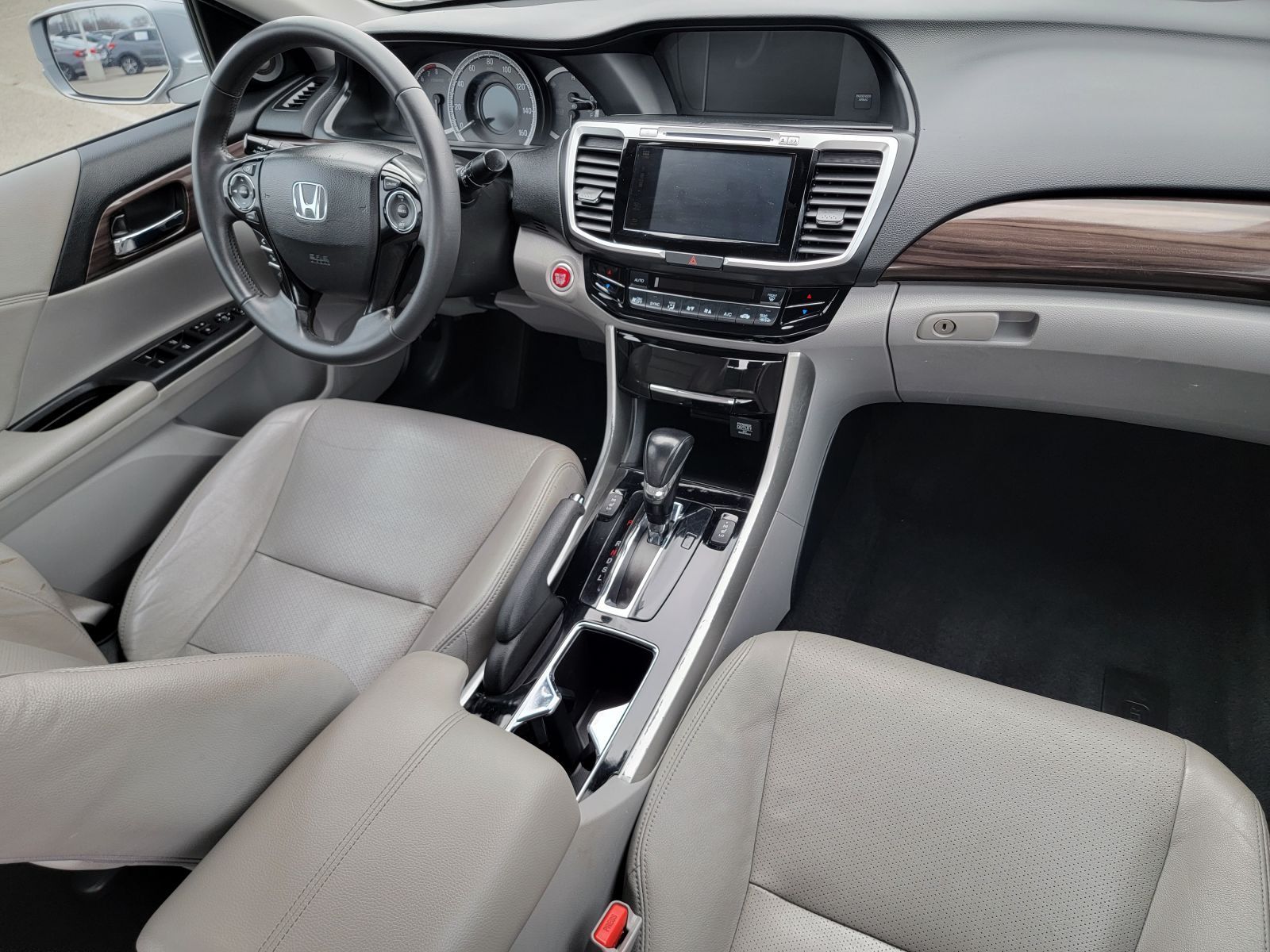 Used, 2017 Honda Accord EX-L, Silver, P0495-17