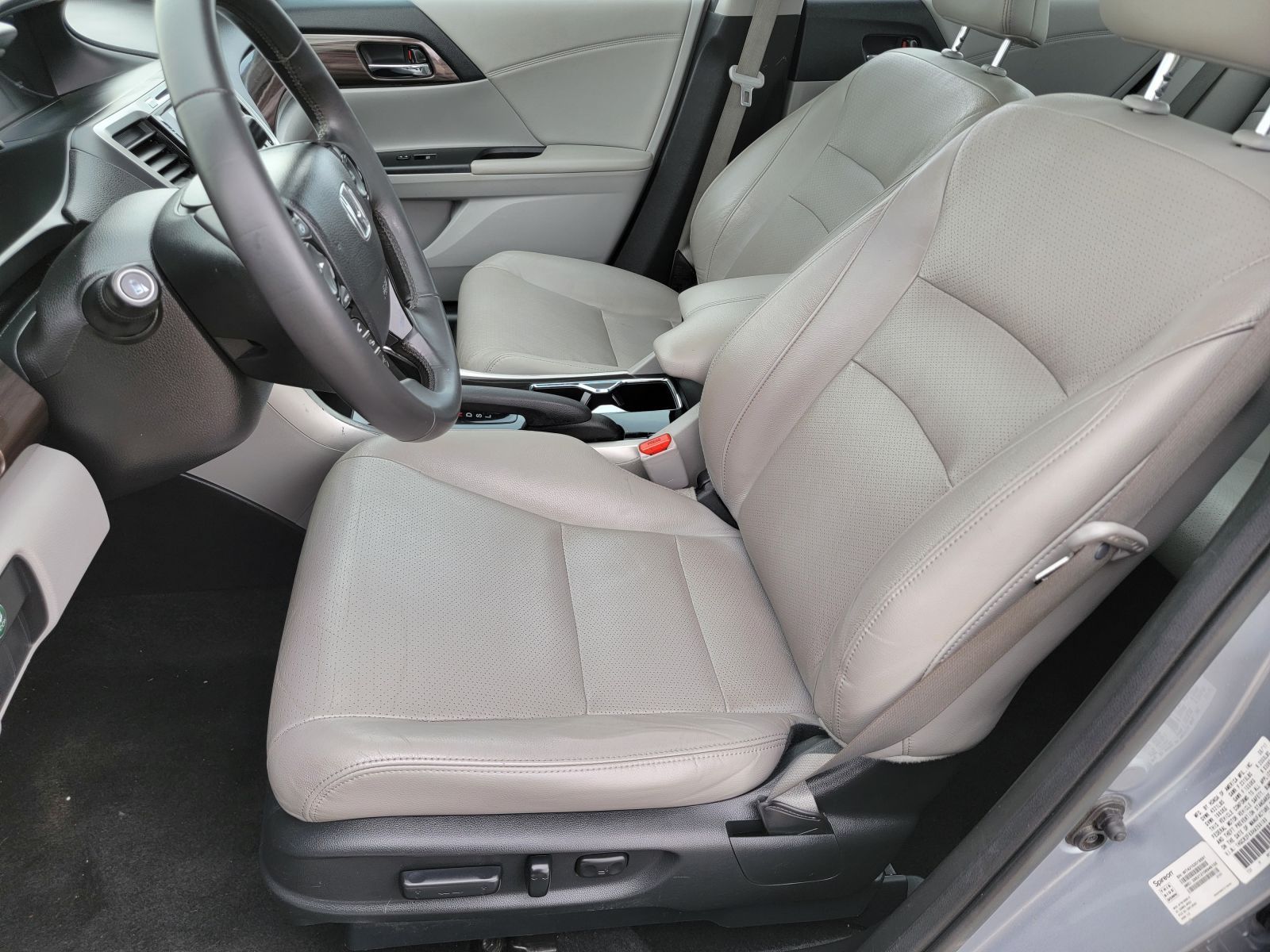 Used, 2017 Honda Accord EX-L, Silver, P0495-18
