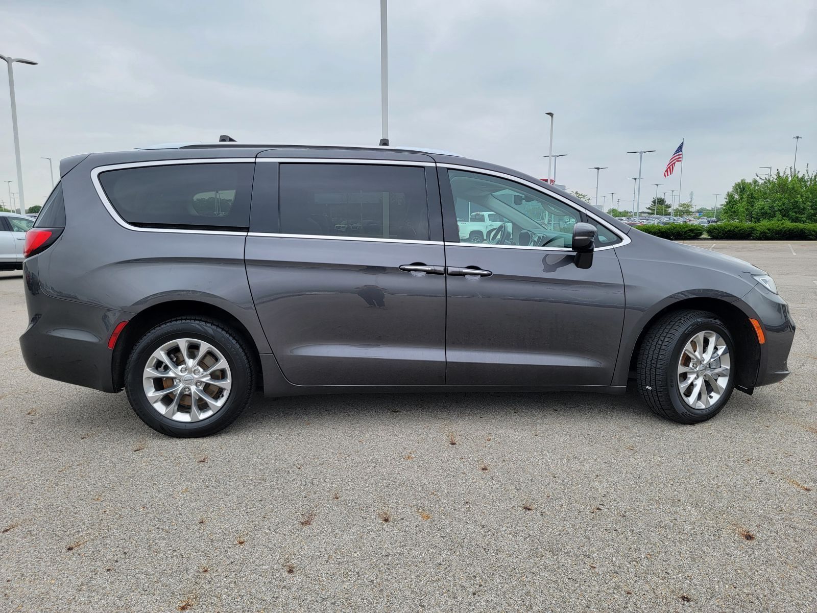Used, 2021 Chrysler Pacifica Touring L AWD, Gray, 13976-10
