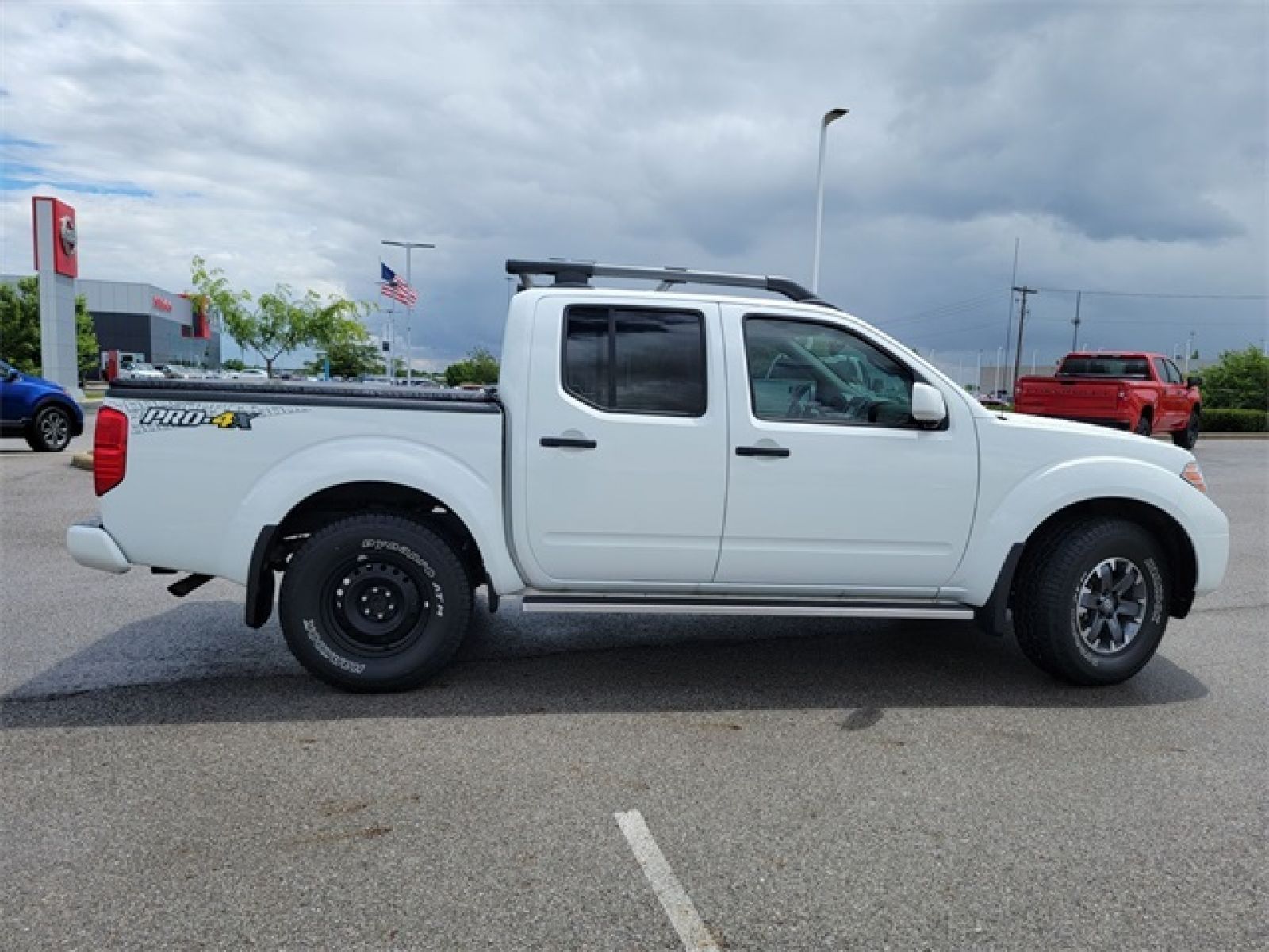 Used, 2021 Nissan Frontier PRO-4X, White, P0598-2