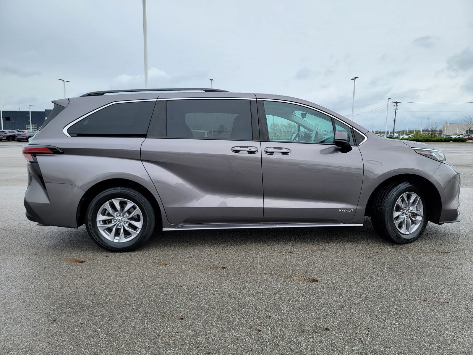 Used, 2021 Toyota Sienna LE, Gray, G0411A-12